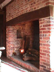 HWFireplace309.jpg (57021 bytes)